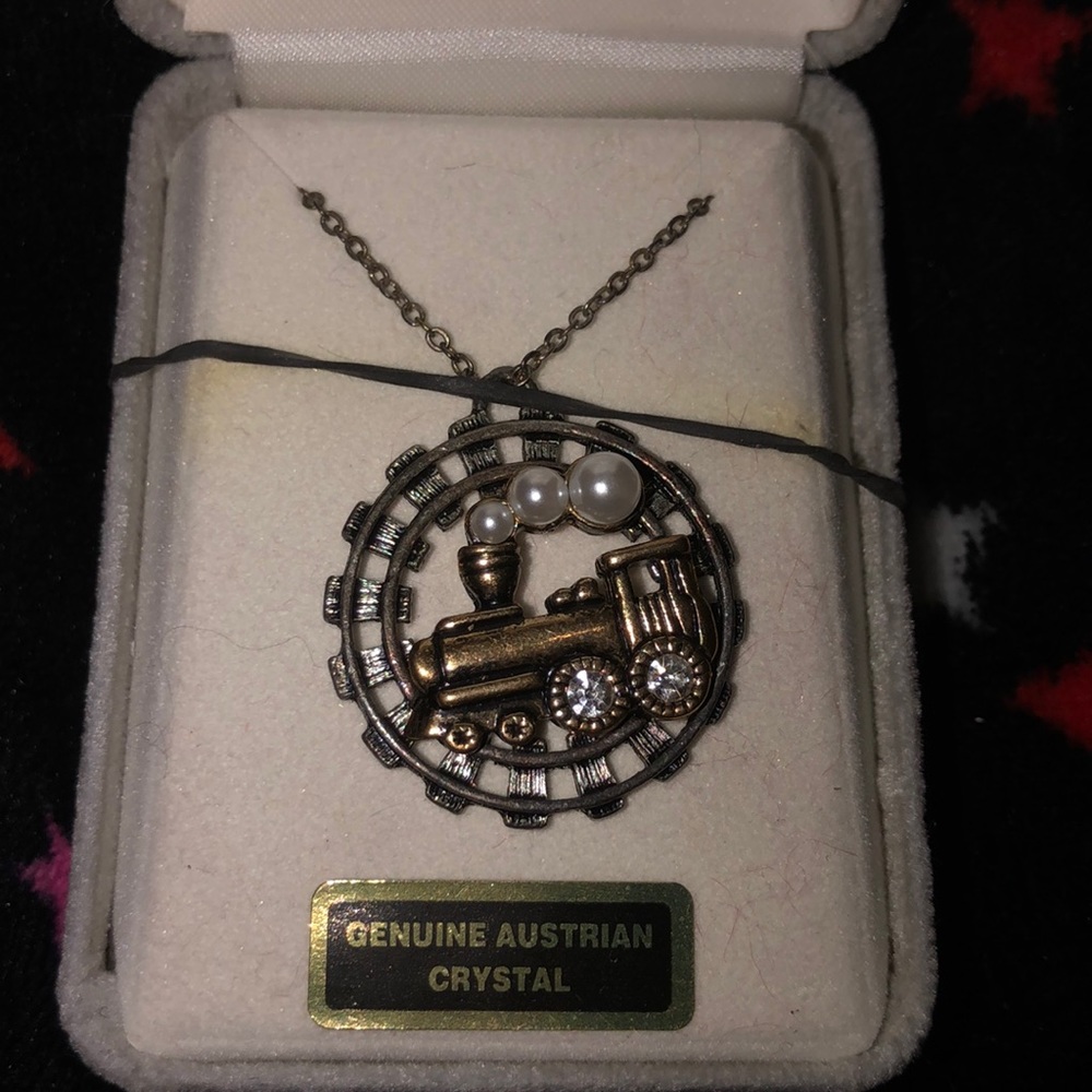 Train necklace with pearls and diamonds